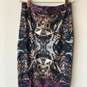Printed pencil skirt